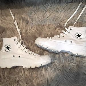 Size 8 women’s Converse platform